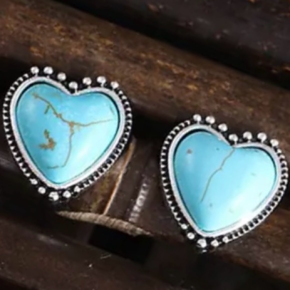 “Tibetan Turquoise Heart” Ornate Dot Framed Feminine Love Romance Silver Studs - Picture 3 of 5